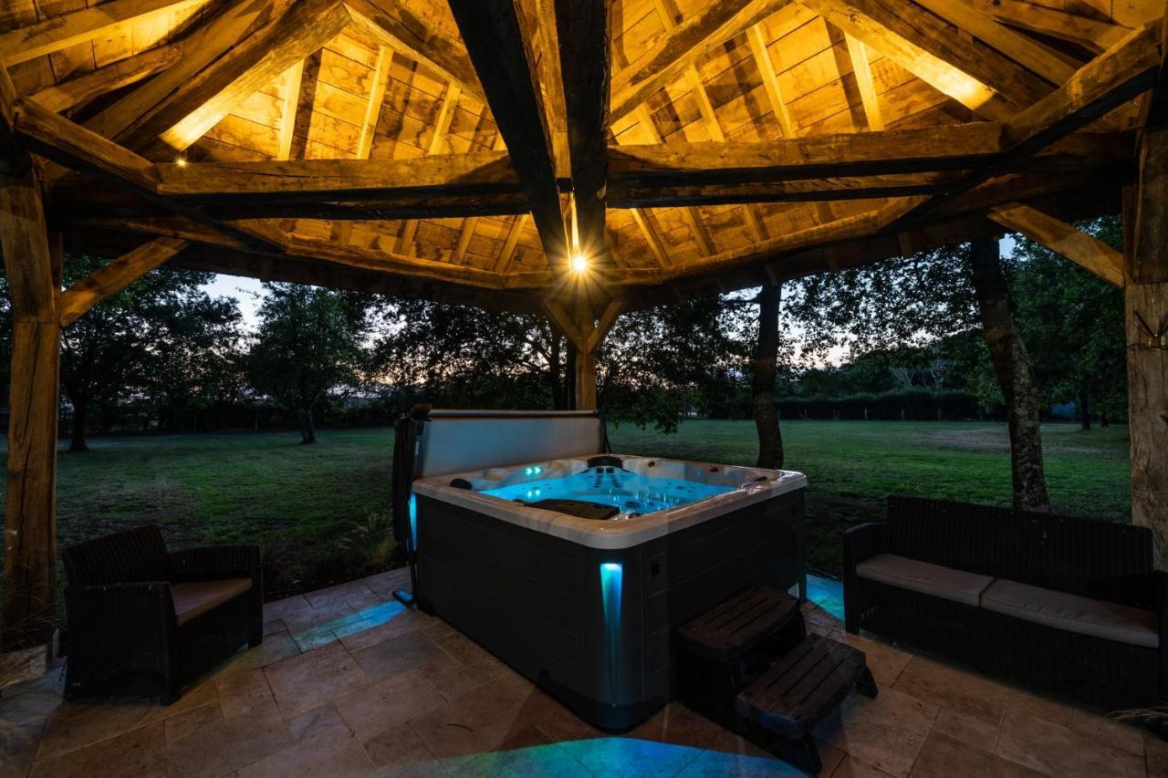 La Grange De Leonie, Chambres D'Hotes Avec Piscine Et Spa Méry-sur-Cher エクステリア 写真
